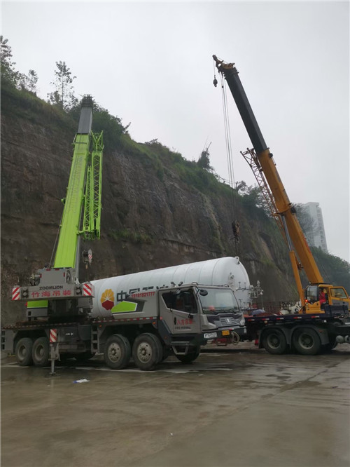 芙蓉区“不怕风雨冻”—— 吊车的 “恶劣环境适应” 技术